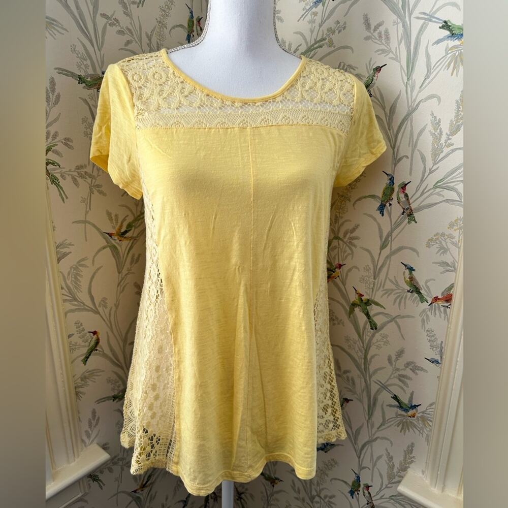 Chico’s loose fit lace short sleeves blouse size 0 fits like medium